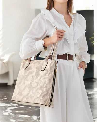 Royalfashion Лакирана дамска чанта с релеф