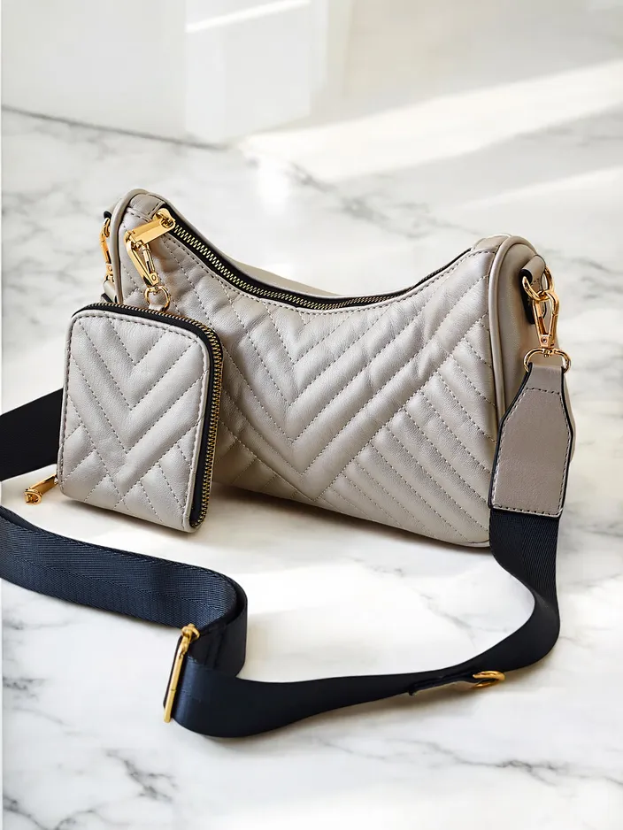 Royalfashion Малка дамска квилтирана чанта с портмоне