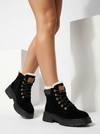 Royalfashion Дамски изолирани ботуши тип "трапер" в черно Radoras