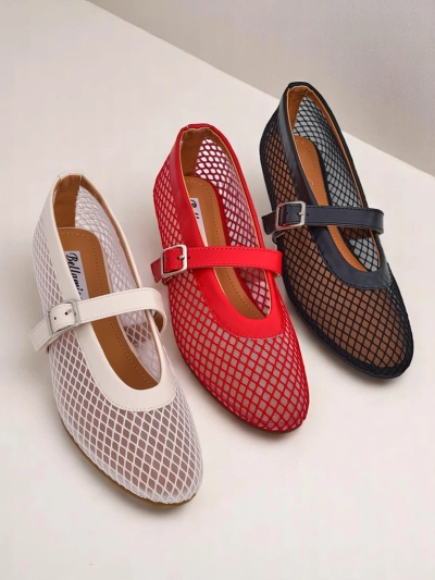 Royalfashion дамски балеринки с прорези и каишка Naommi