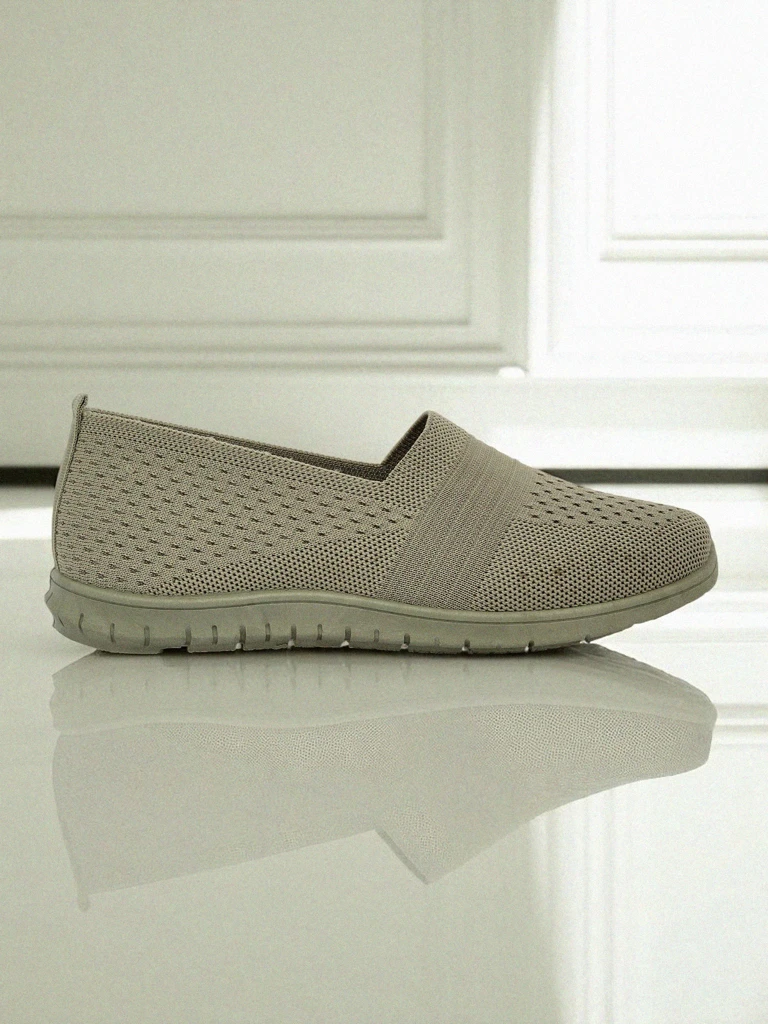 Дамски мокасини Gaia Verde – удобни зелени обувки от плат на равна подметка