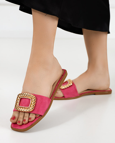 OUTLET Fuksjowe damskie klapki eko zamszowe ze złotą klamrą Lozi- Obuwie