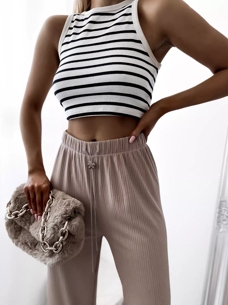 Светлокафяв дамски широк панталон с ребра - Облекло