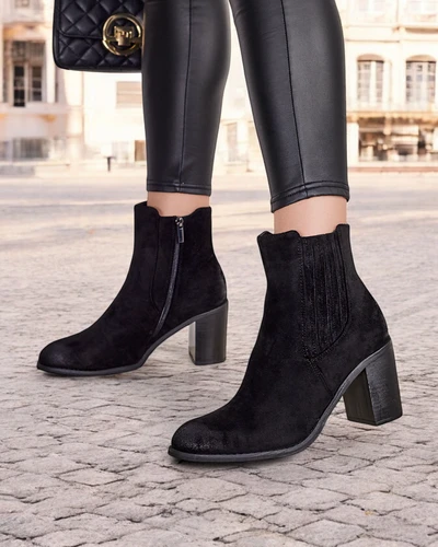 Royalfashion Дамски боти от еко велур на блок ток Cesios