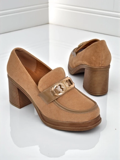 Дамски лоуфъри Perseida – светлокафяви велурени на елегантен ток