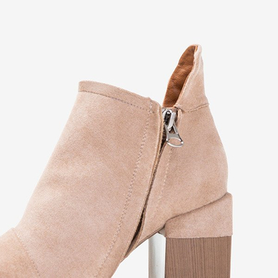 Beżowe damskie botki na słupku z wycięciami Cintura - Obuwie