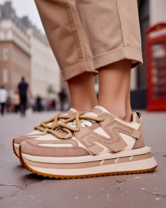 светлокафяв