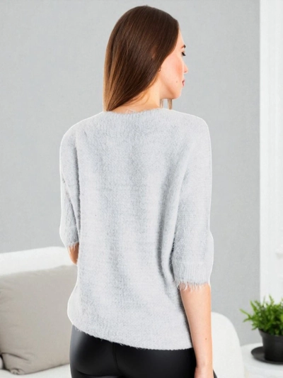 Jasnoszary sweter z gwiazdkami- Odzież