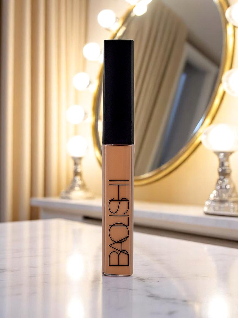 Коректор за лице в нюанс Light