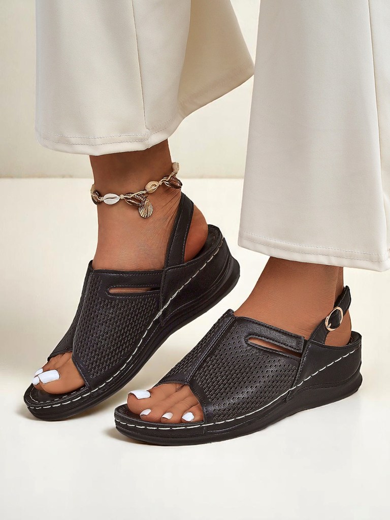 Royalfashion Дамски сандали на нисък ток Mira