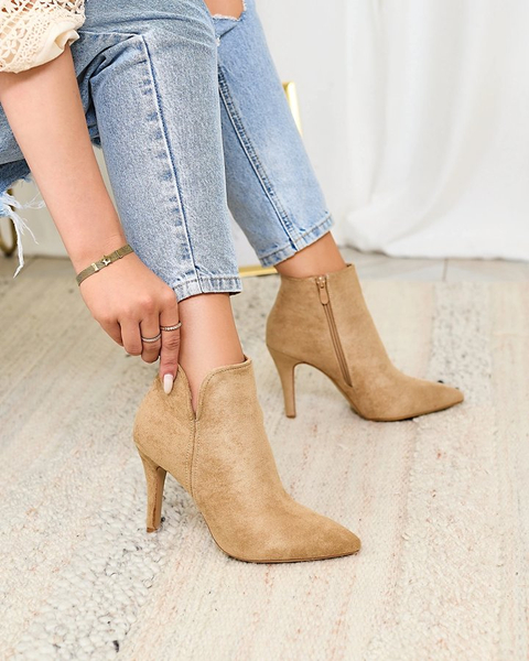 Royalfashion Светлокафяви дамски ботуши на ток Amalenika