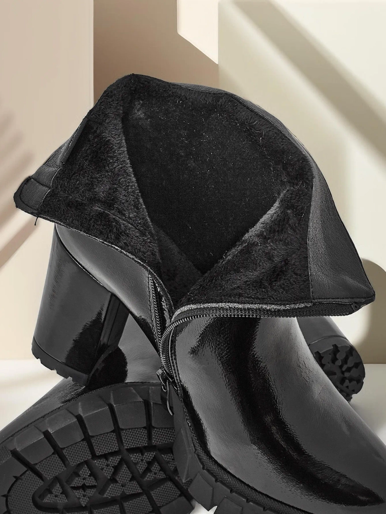 Патентни женски глезенови боти на Royalfashion на чекмедже Vemorro