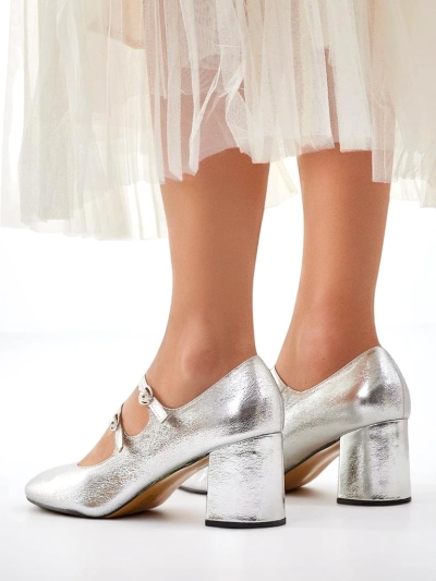 Класически дамски обувки с ток от лакова екологична кожа с каишки Ovinna