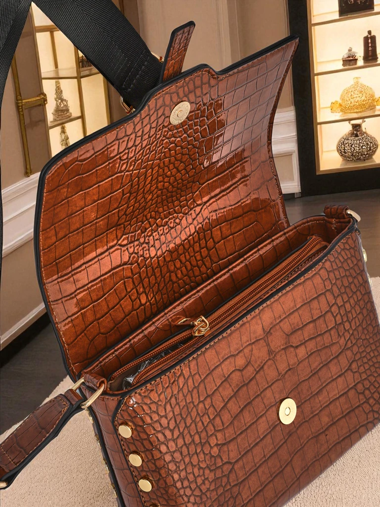 Royalfashion Лакирана малка дамска чанта от еко кожа Velia Crest