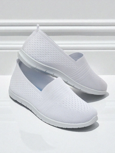 Бели дамски балерини Ariadne от дишаща материя на равна подметка