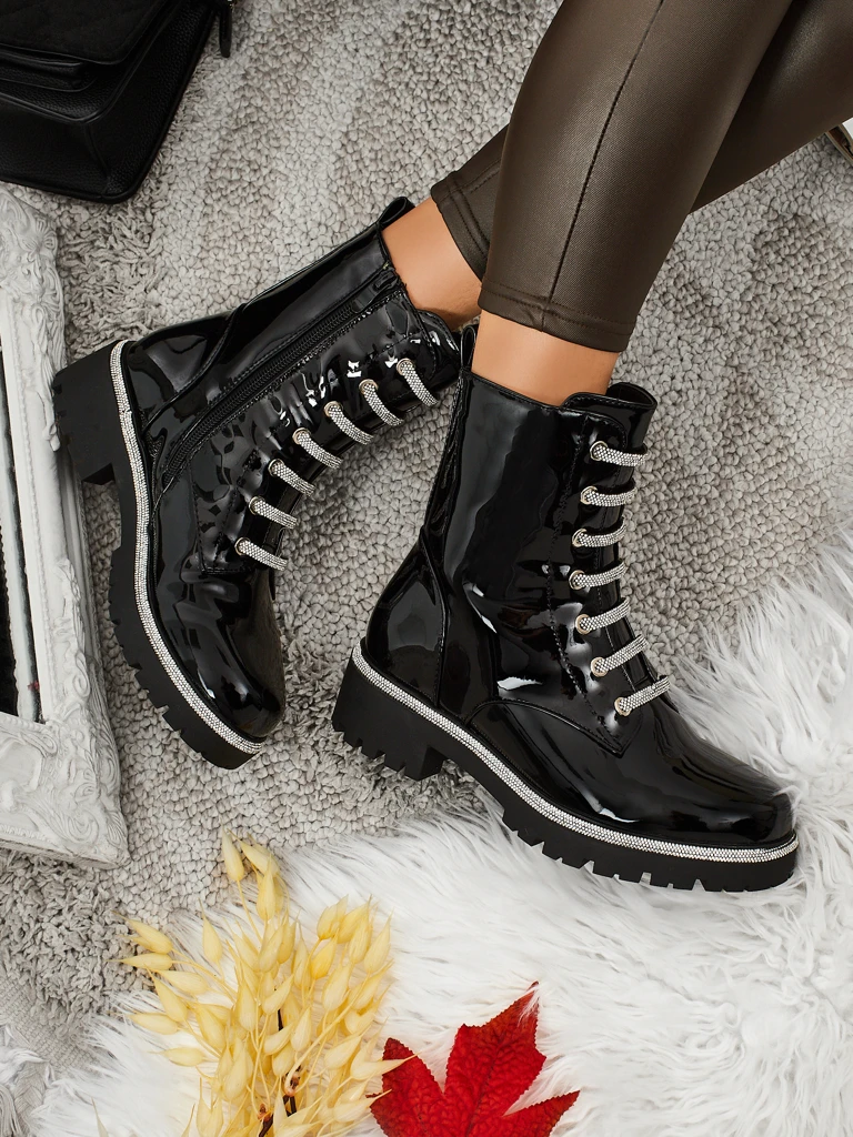 Лакирани дамски боти с връзки Fjorra