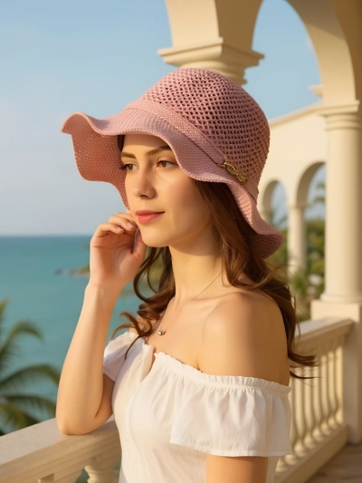 Royalfashion Дамска шапка с вълнообразна периферия Wave Breeze