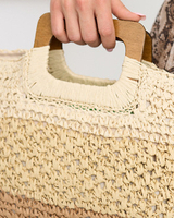 светлокафяв || кафяв || бежов