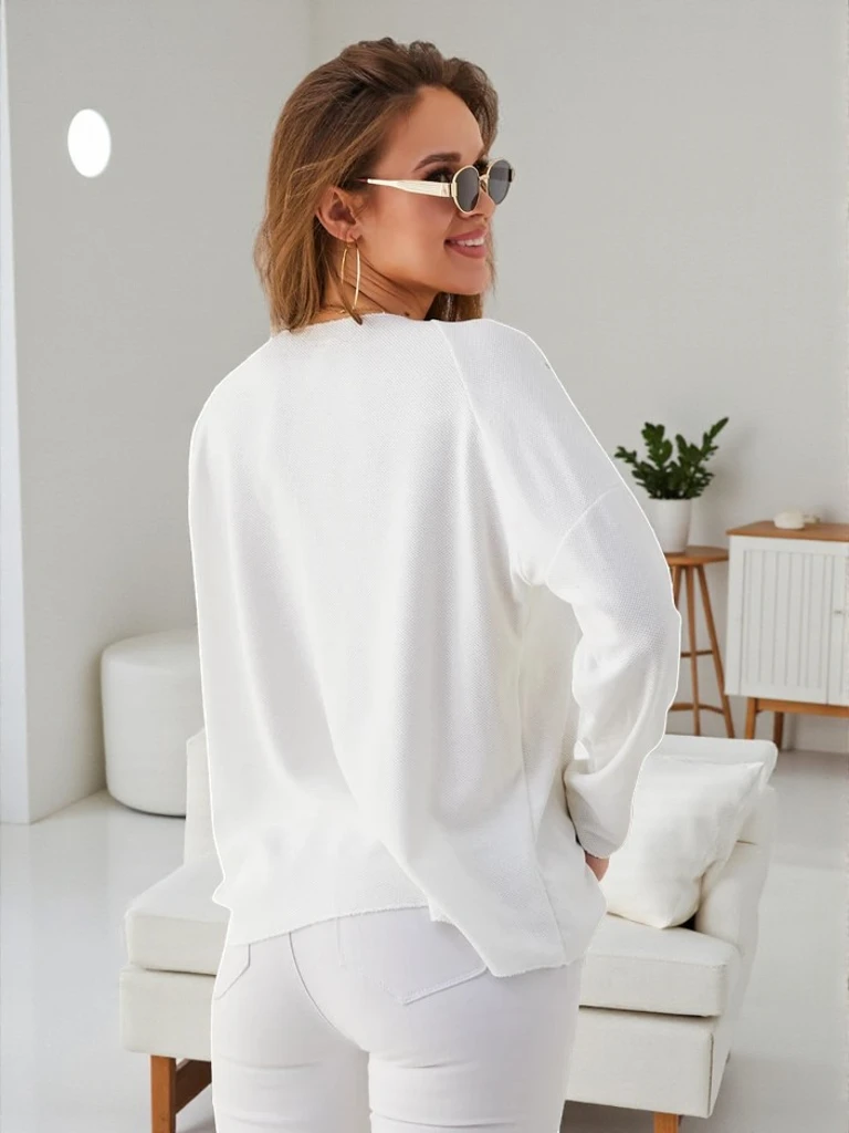 Тънкият вискозен пуловер на Royalfashion за жени с кристали на раменете