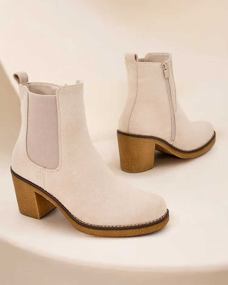 Дамски боти от еко велур на марката Роялфешън на модел Брежанка