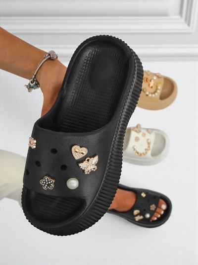 Royalfashion Дамски гумени чехли с декорации Slash Glam