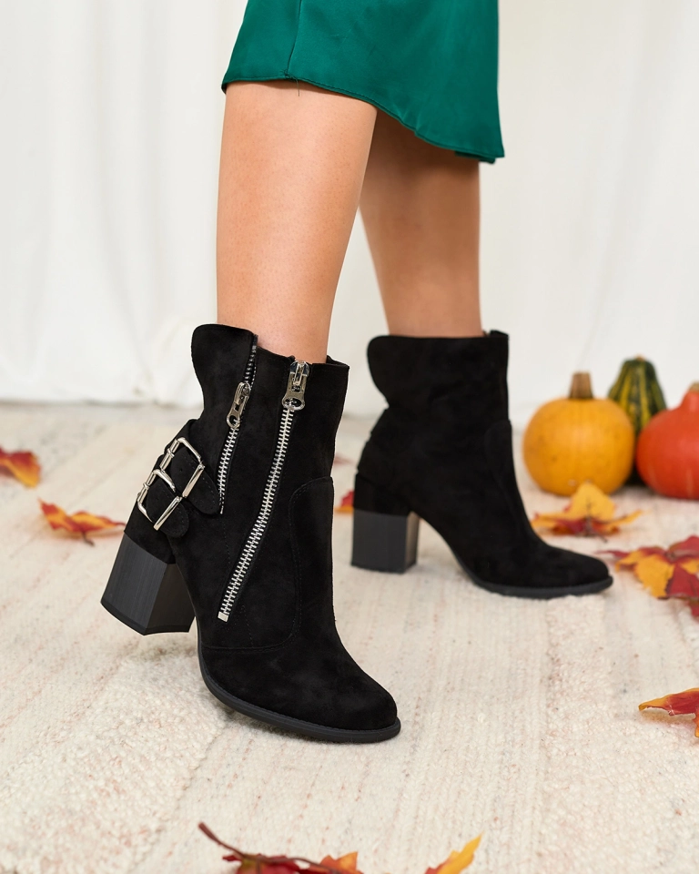 Royalfashion Дамски черни ботуши с украса Feirrgo