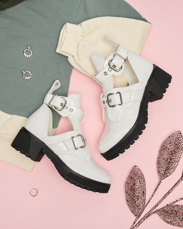 Бели лакирани дамски ботуши с изрязване и релеф Malevib- Footwear