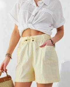 Светло бежово