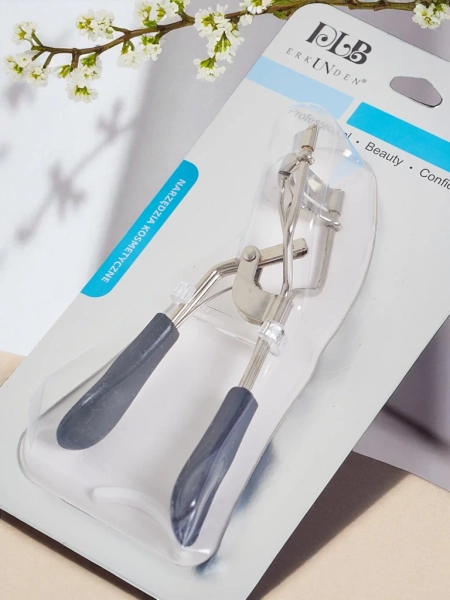 Машинка за извиване на мигли