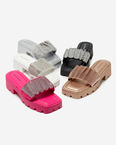 Srebrne klapki damskie z cyrkoniami Emkoy- Obuwie