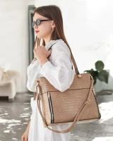 светлокафяв || Светло бежово || кафяв