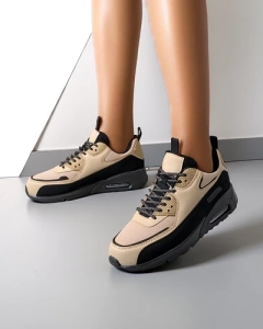 светлокафяв