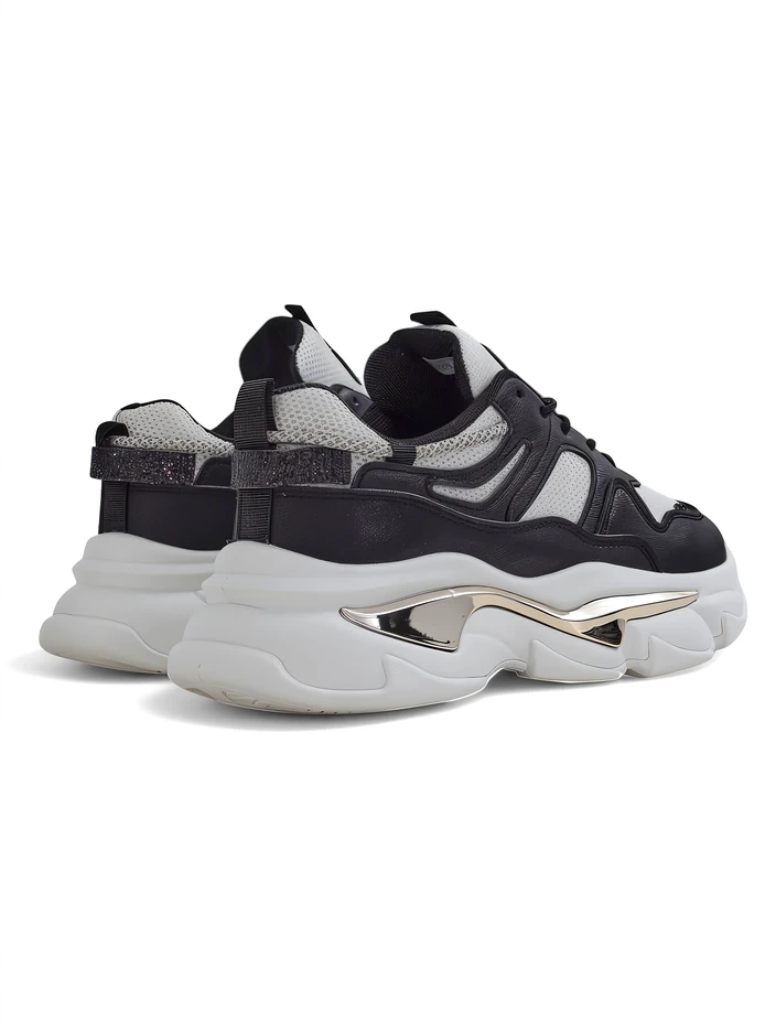 Женски маратонки Royalfashion на по-дебела подметка Lesalli