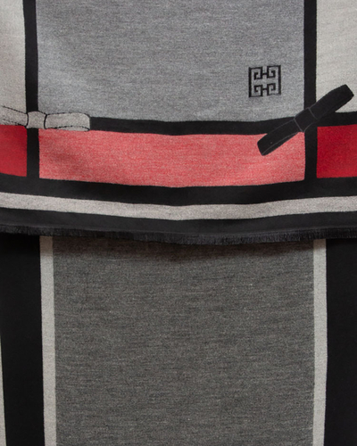 Royalfashion Сиво-розов дамски лек шал с принт