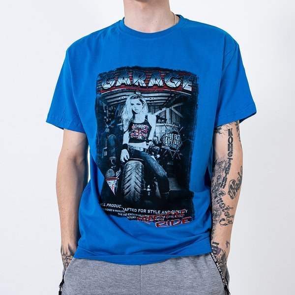 Niebieski bawełniany t-shirt męski zdobiony printem i napisem - Odzież