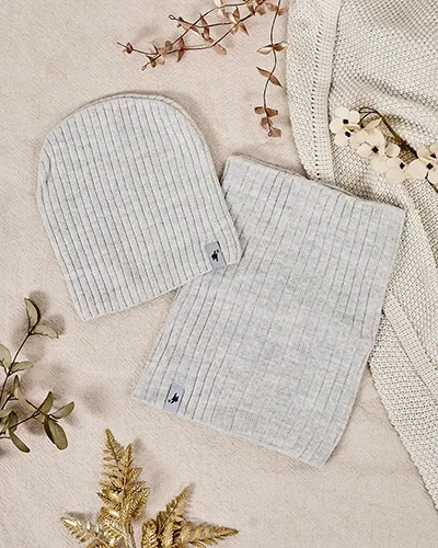 Зимен универсален комплект Royalfashion - шапка с гръбче и шал на тръба