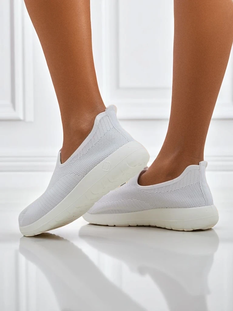 Дамски бели слипони Callista от дишаща материя на плосък ток