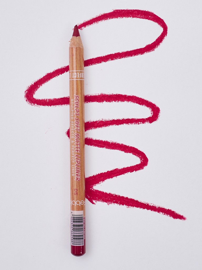 Червило в коралов червен цвят