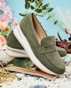 тъмнозелено