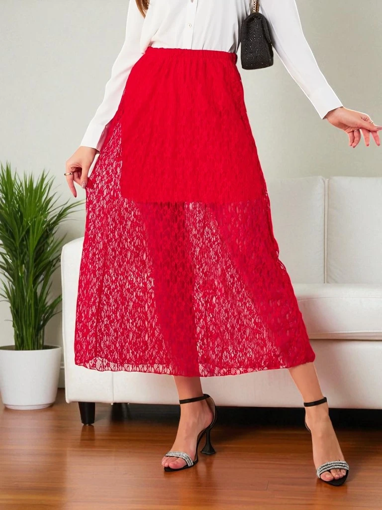 Рокля за жени на Royalfashion с дантела