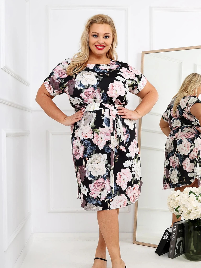 Royalfashion Дамска къса рокля до коляното с къси ръкави и розов акцент