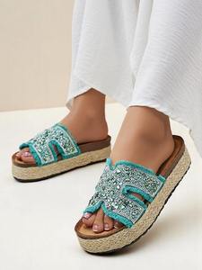 тъмнозелено