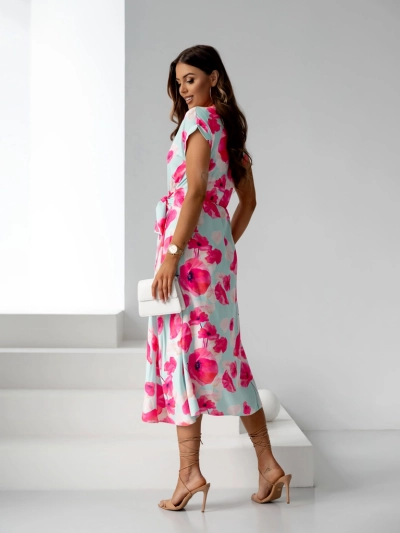 Рокля миди за жени с къси ръкави и памучен деколте с пролетни цветя