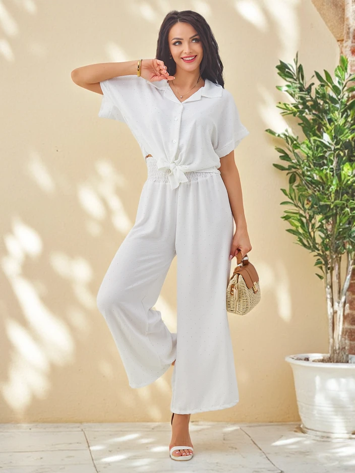 Royalfashion Женски комплект с вързан къс ръкав и разкроени панталони с камъчета