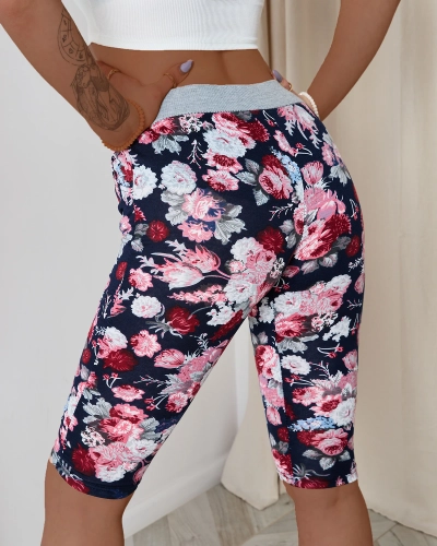 Bordowe damskie spodenki 3/4 z kwiatowym wzorem PLUS SIZE - Odzież