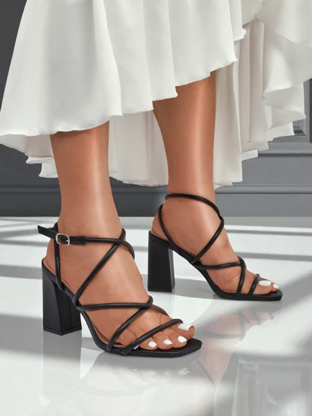 Royalfashion Дамски сандали на дебел ток Elysia