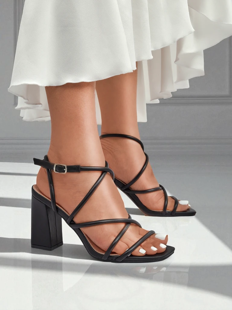 Royalfashion Дамски сандали на дебел ток Elysia