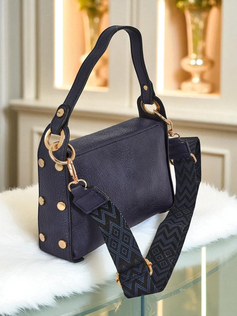 Дамска чанта Melia Cielo – Тъмносиня екологична кожа с мотив на пчела