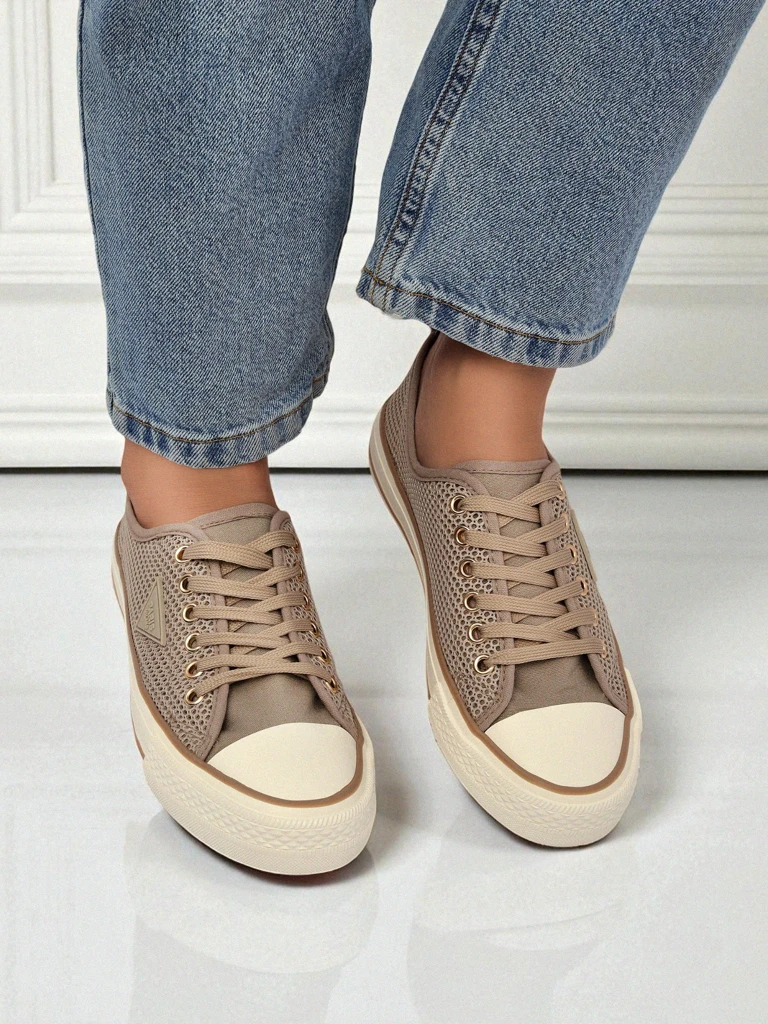 Royalfashion Жилищни перфорираните маратонки Rebbse