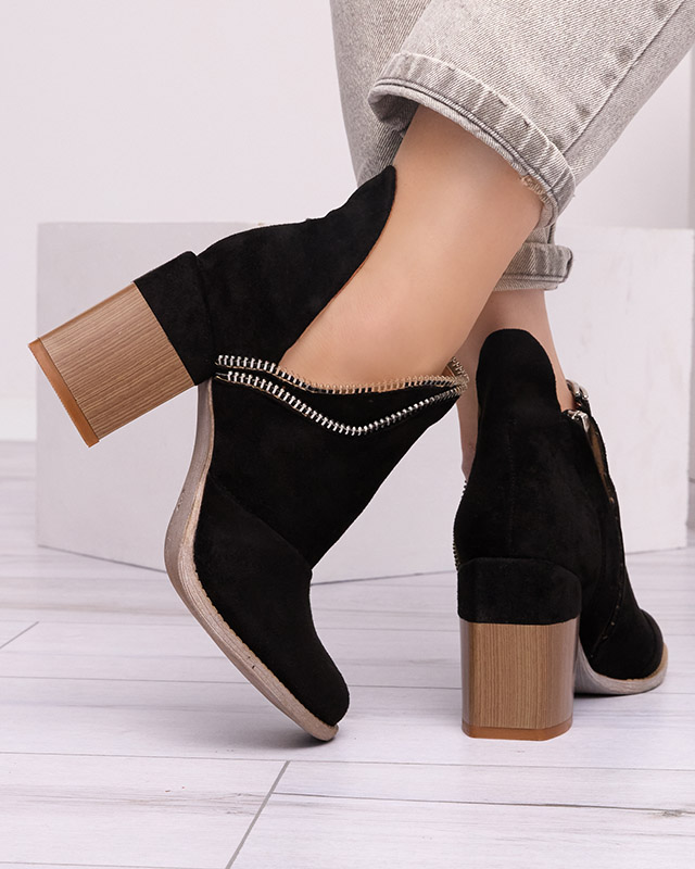 Черни дамски изолирани боти на кол Mukis - Обувки